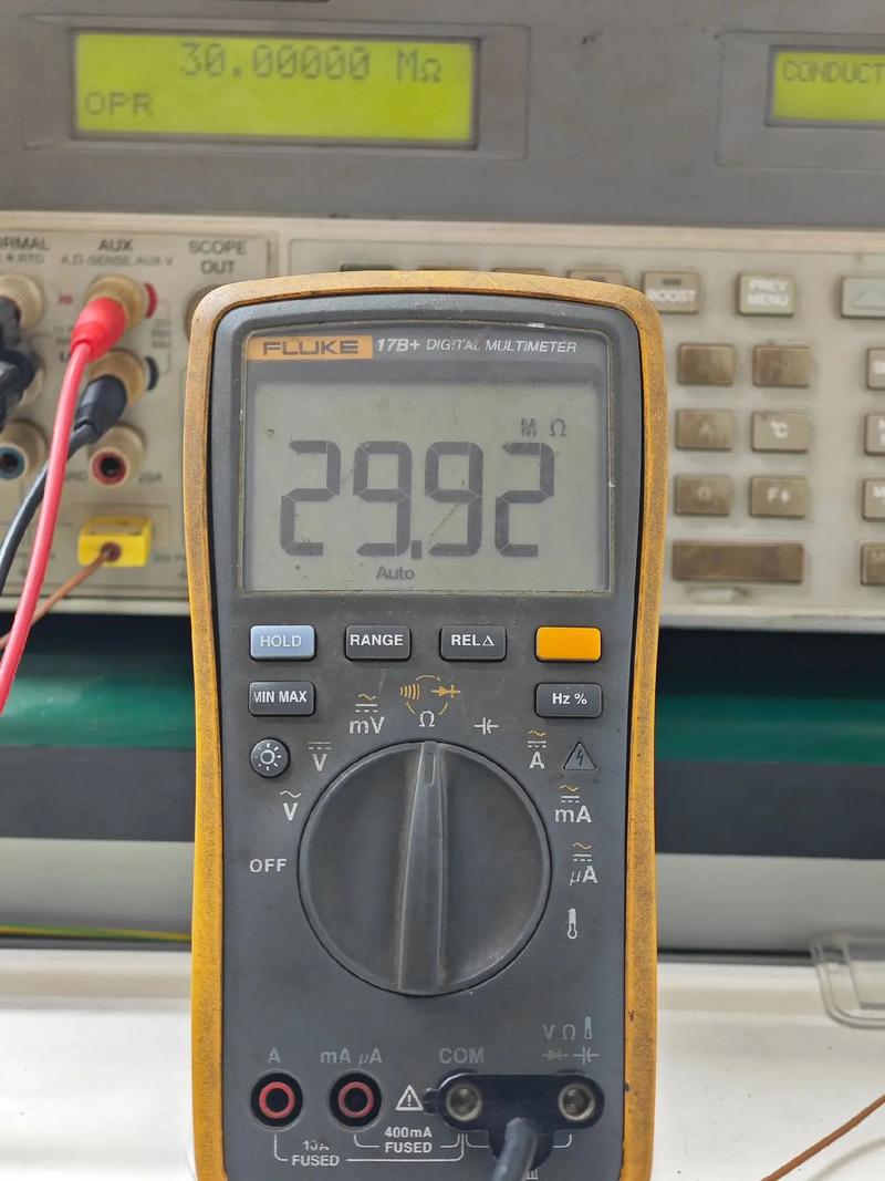Fluke 17B+萬用表不開機故障分析與維修指南